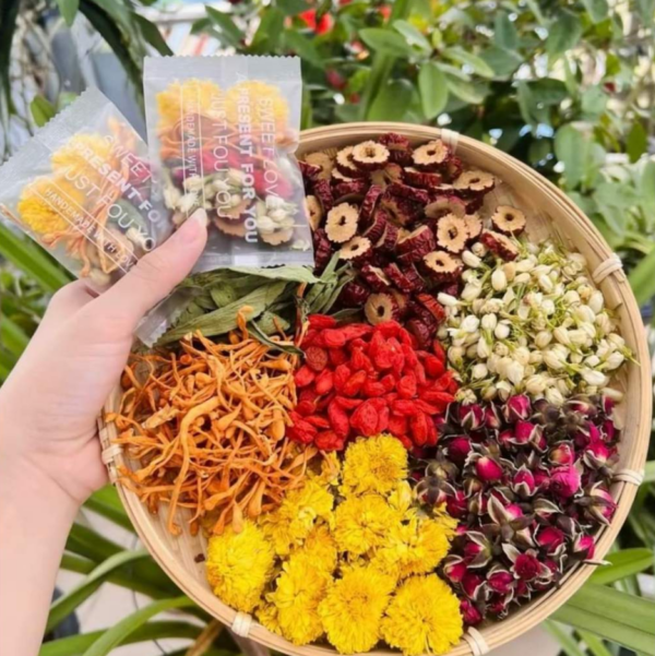 Trà đông trùng 7 vị thảo mộc
